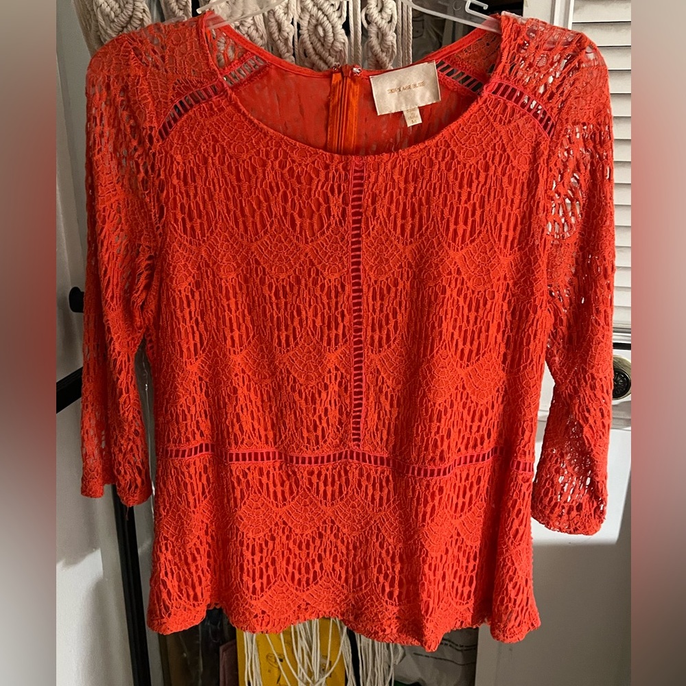 Skies are Blue 3/4 sleeve lace top size M